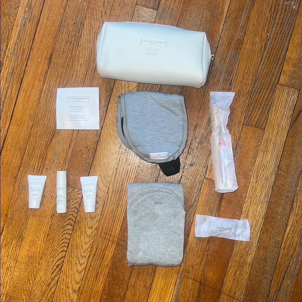 The White Company
Sleep & Comfort Accessories Set - Picture 3 of 4